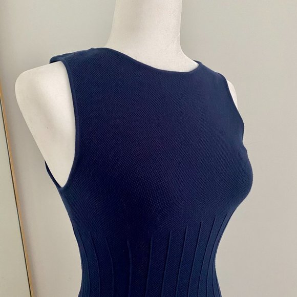 ♦️SOLD♦️Alice + Olivia Scalloped Fit-&-Flare Dress NWOT - Picture 6 of 9